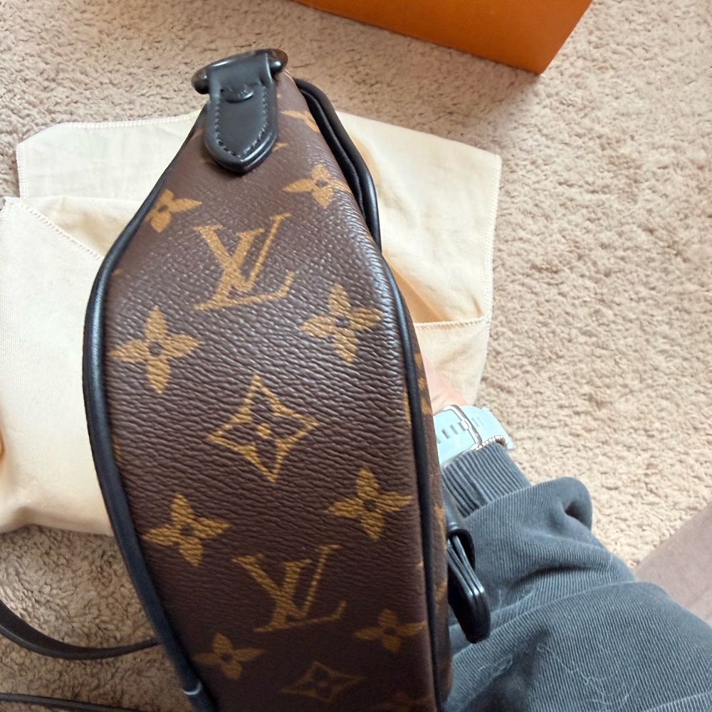 Louis Vuitton Brown and Tan Monogram Satchel - Picture 9 of 13